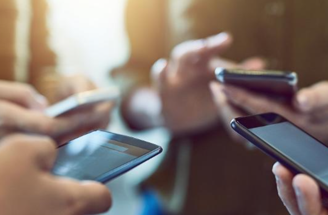 “福利”背后藏陷阱 拉人入群需谨慎