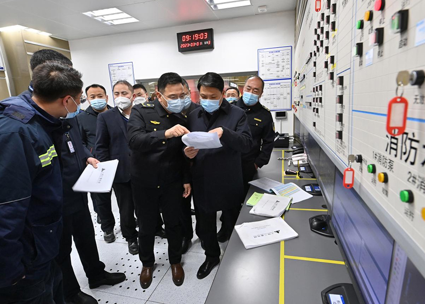 鞠振调研特种设备安全工作