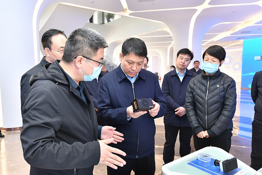 鞠振在长治晋城调研