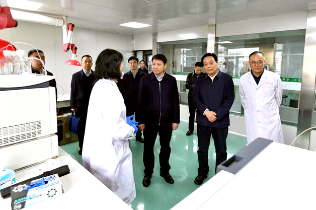 鞠振在山西省检验检测中心调研