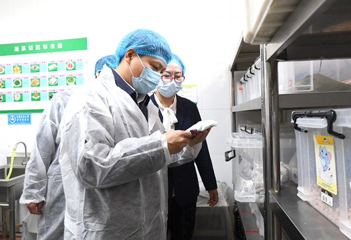 鞠振在阳泉调研