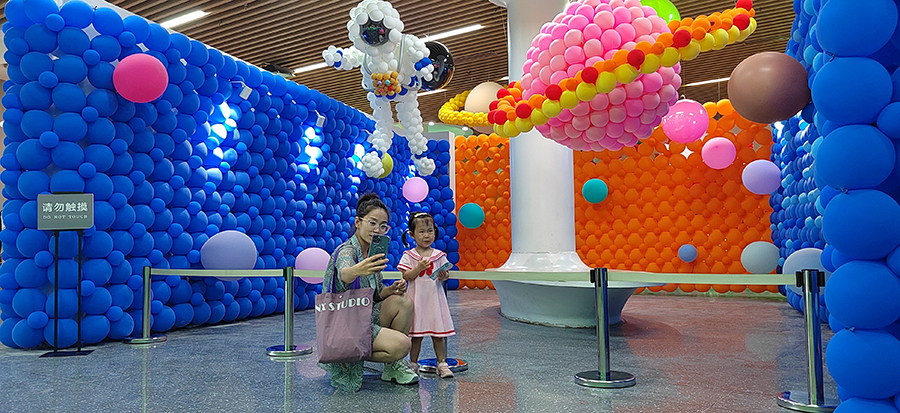 太原植物园:气球总动员 潮趣又梦幻