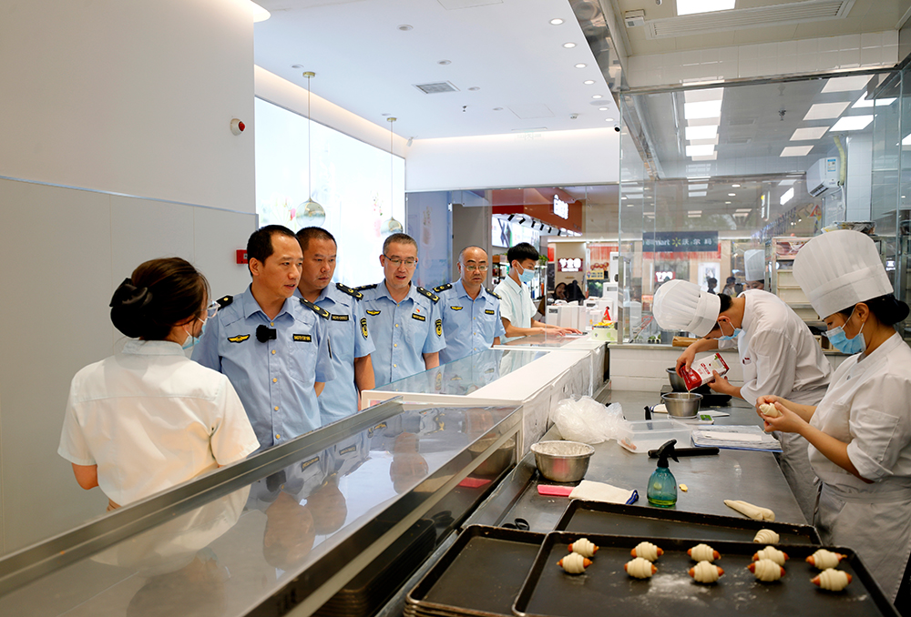 左宏伟:守牢食品安全底线绝不放松
