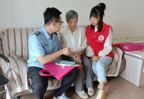 祁县市场监管局走进敬老院开展志愿服务活动