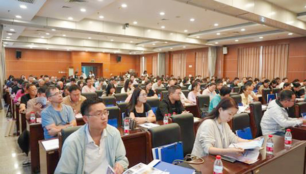 晋中开发区市场监管分局开展标准+认证+知识产权助力晋中开发区专业镇、产业链高质量发展培训会议