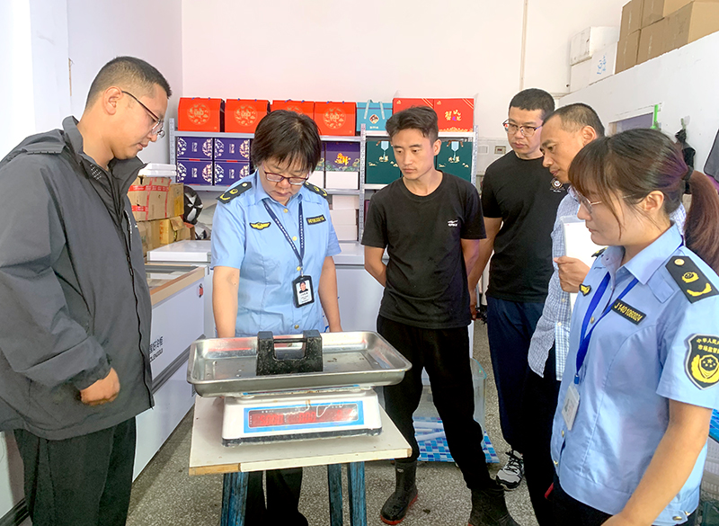 晋源区市场监督管理局开展中秋、国庆期间计量专项检查
