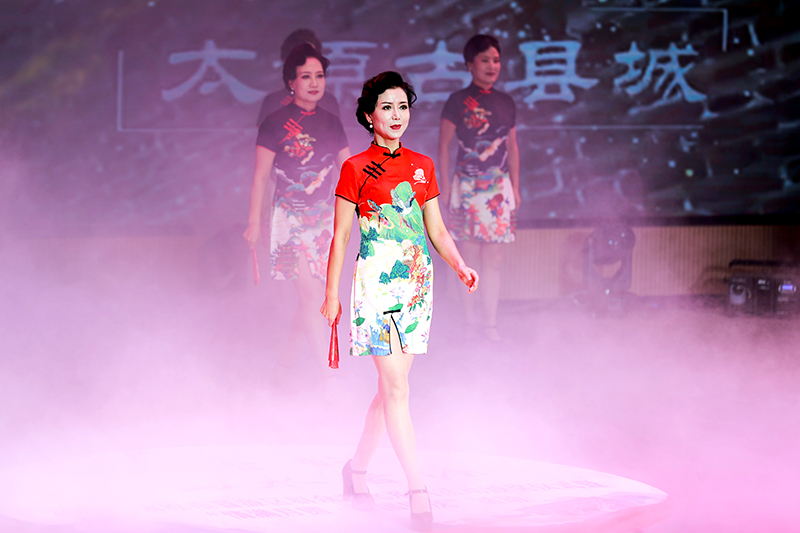 晋源区举办“情满月圆·举国同庆”颁奖活动