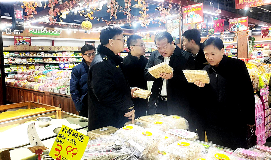 新绛县委书记宋志江带队开展节前食品安全检查