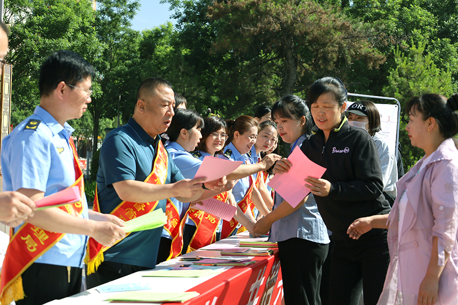 用好“工具箱” 打好“组合拳” --山西汾阳市助推杏花村汾酒专业镇建设的探索与实践