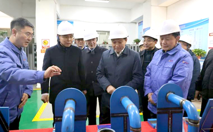 山西省市场监督管理局党组书记、局长鞠振一行到潞安化机集团调研