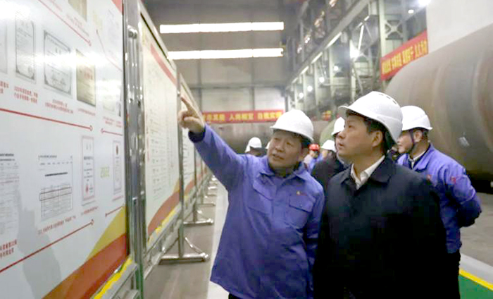 山西省市场监督管理局党组书记、局长鞠振一行到潞安化机集团调研