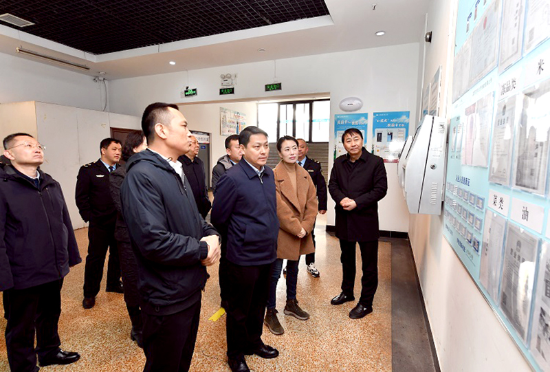 鞠振督导检查春季开学校园食品安全工作