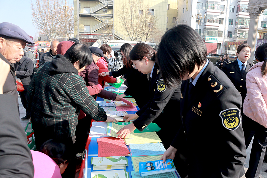 祁县开展“3•15国际消费者权益日”宣传活动