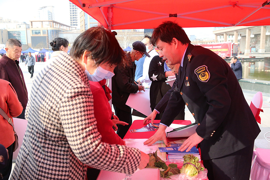 “晋”享放心消费 激发消费活力--运城市开展国际消费者权益日宣传活动