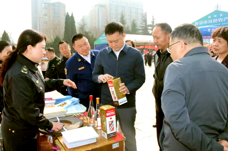 侯马市开展“3.15”国际消费者权益日宣传活动