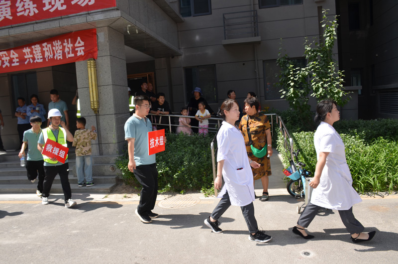 临汾市尧都区市场监管局组织开展电梯安全知识进社区宣传暨应急救援演练活动