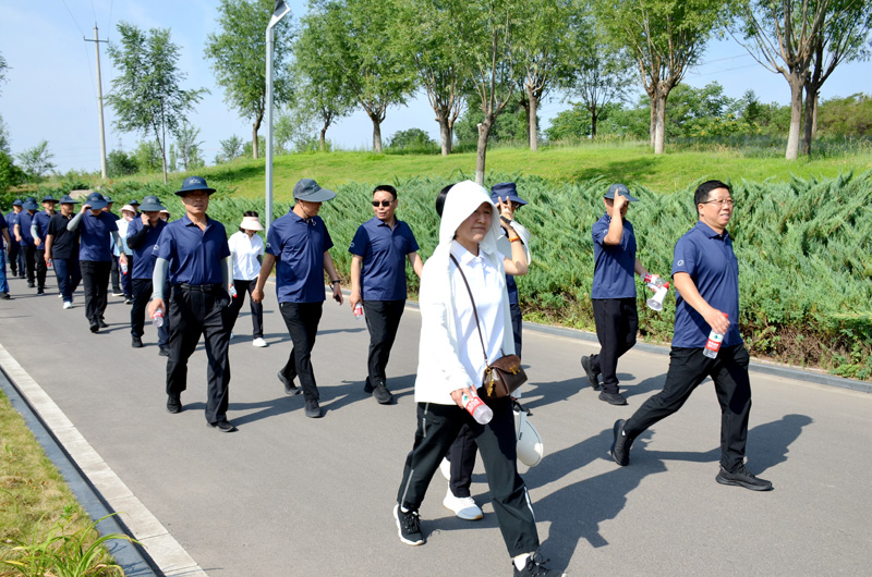 “爱临汾 赢未来”临汾市市场监管局工会开展健步走活动
