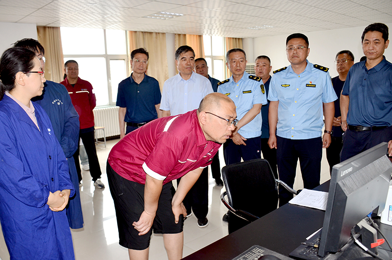 临汾市市场监管局开展市场监管科技周燃气表计量实验室开放活动