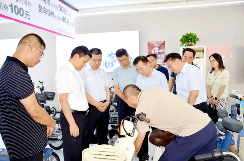 鞠振在临汾调研市场监管领域群众身边不正之风和腐败问题集中整治工作