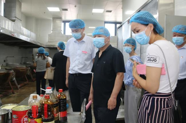 晋中市开展全市校园食堂食品安全 “开门搞整治 群众来评价”活动