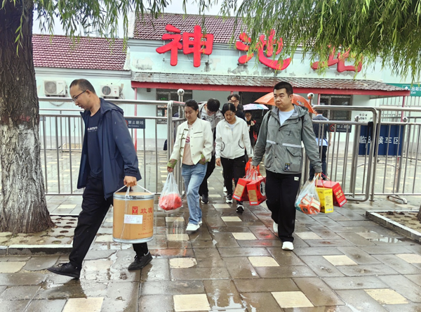 神池慢火车小站 月饼飘香暖中秋