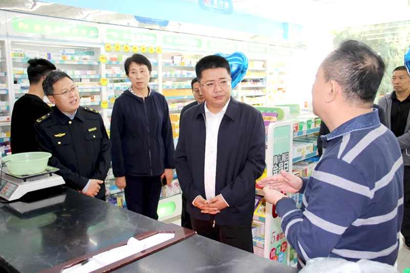 李硕督导检查国庆节前市场监管领域安全工作