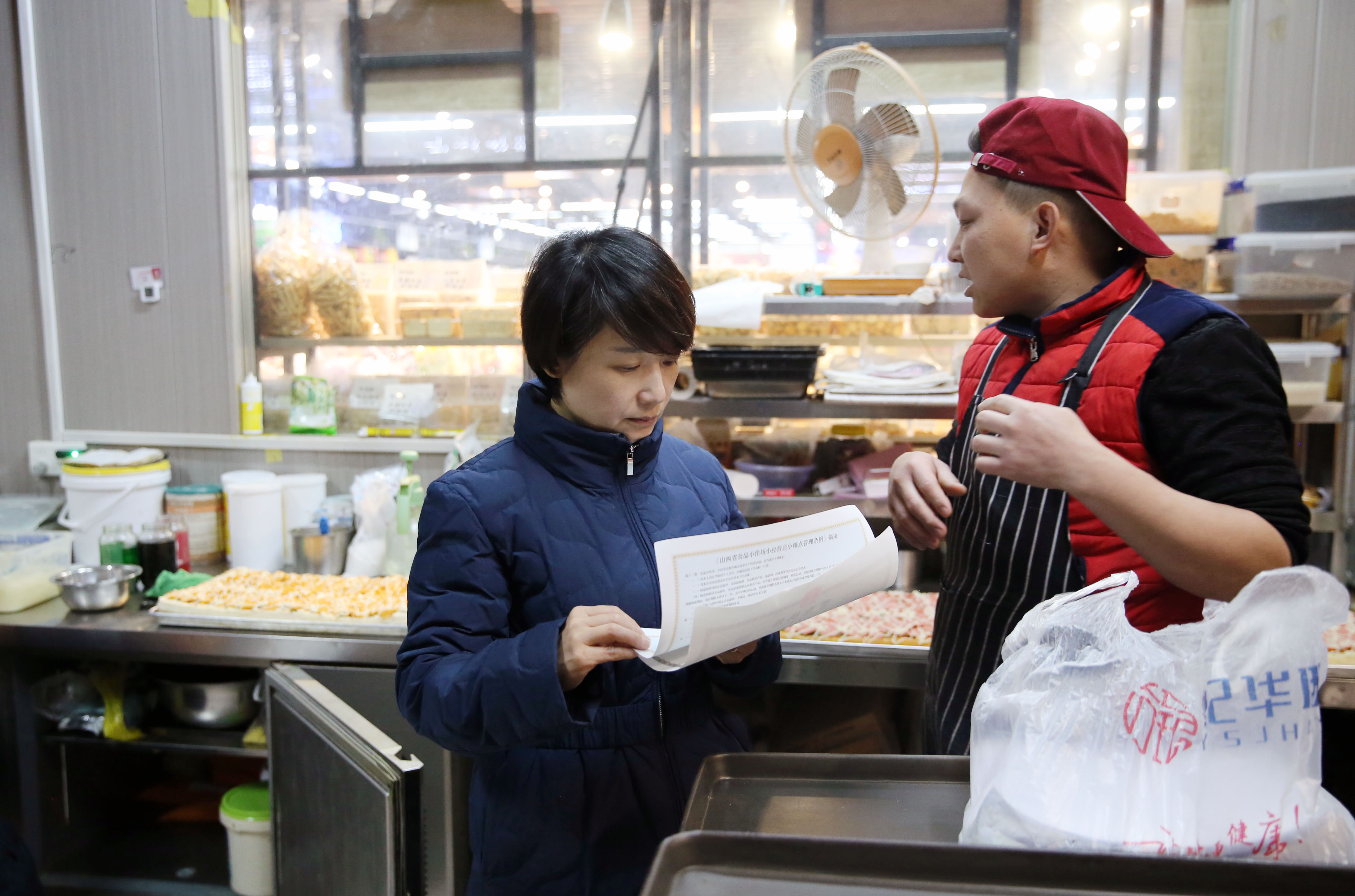 运城市市场监管局在夏县督导检查节日市场