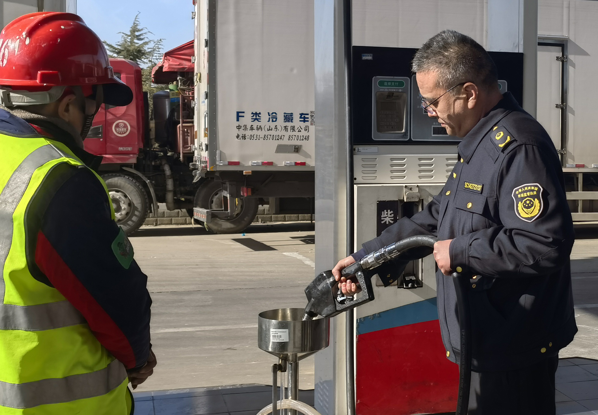芮城县市场监管局强化加油机检定后再监管再督查