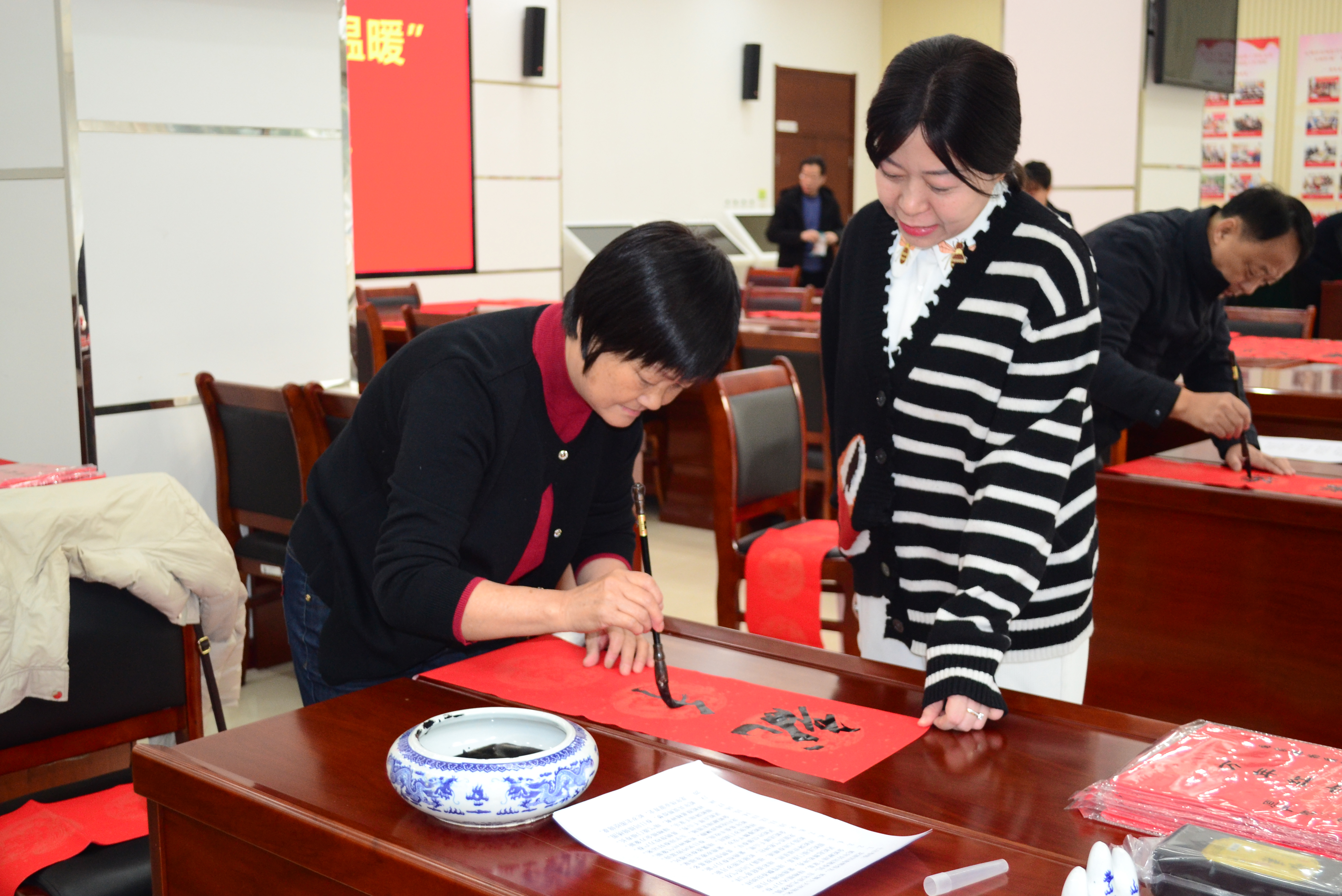 运城市市场监管局开展“迎新年 写春联 送温暖”活动