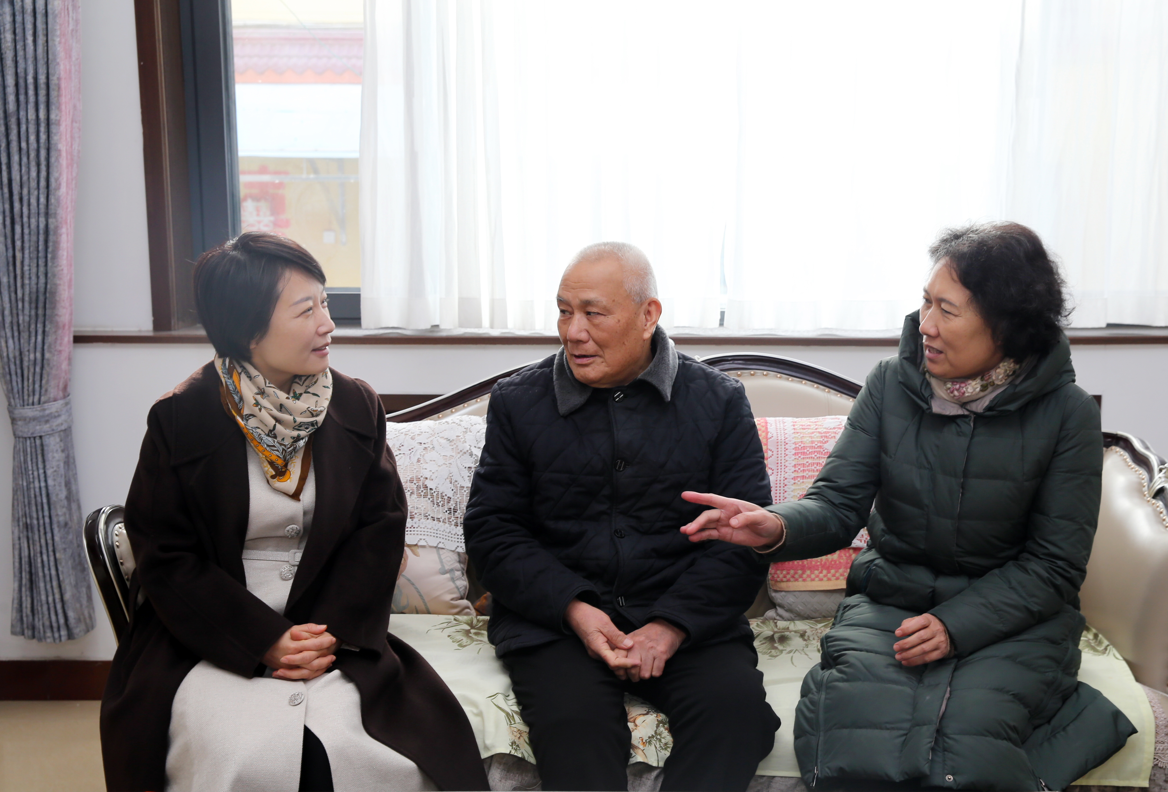 运城市市场监管局开展春节前走访慰问离退休老干部活动