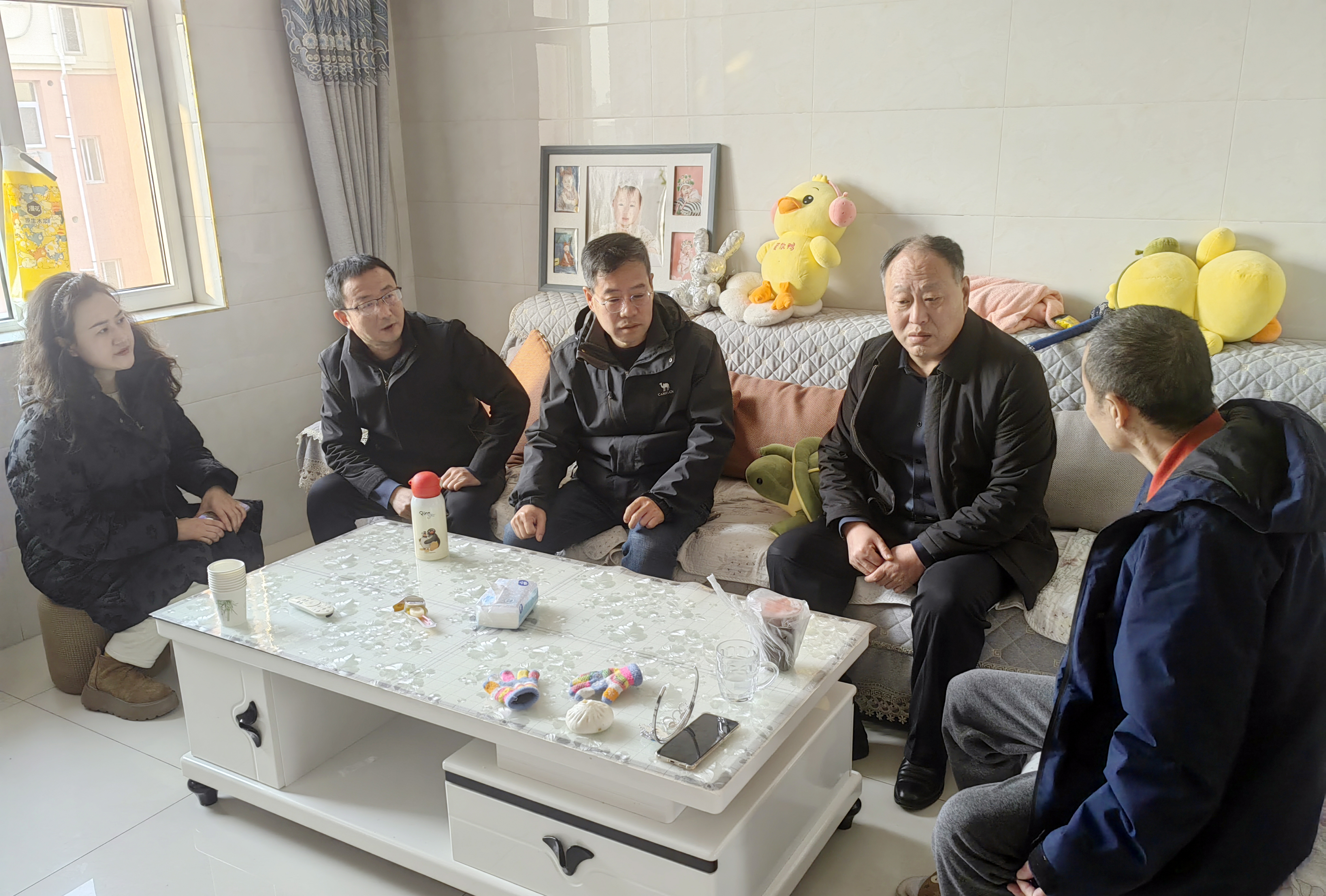 万荣县市场监管局开展春节前走访慰问活动