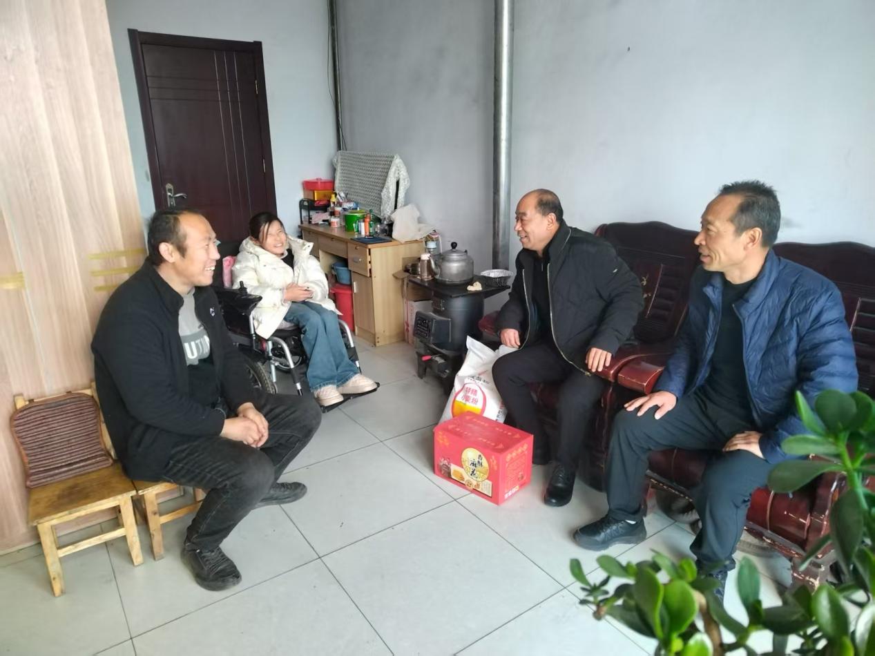 平陆县市场监管局走访慰问困难个体工商户