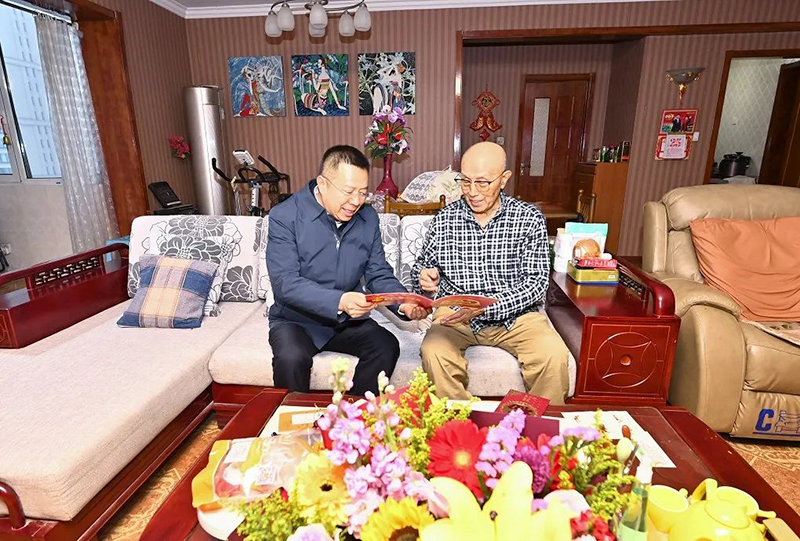 山西省市场监督管理局局长张广勇慰问离退休老同志