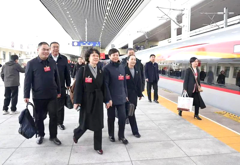 与春风共奔赴!在晋全国人大代表、住晋全国政协委员抵京