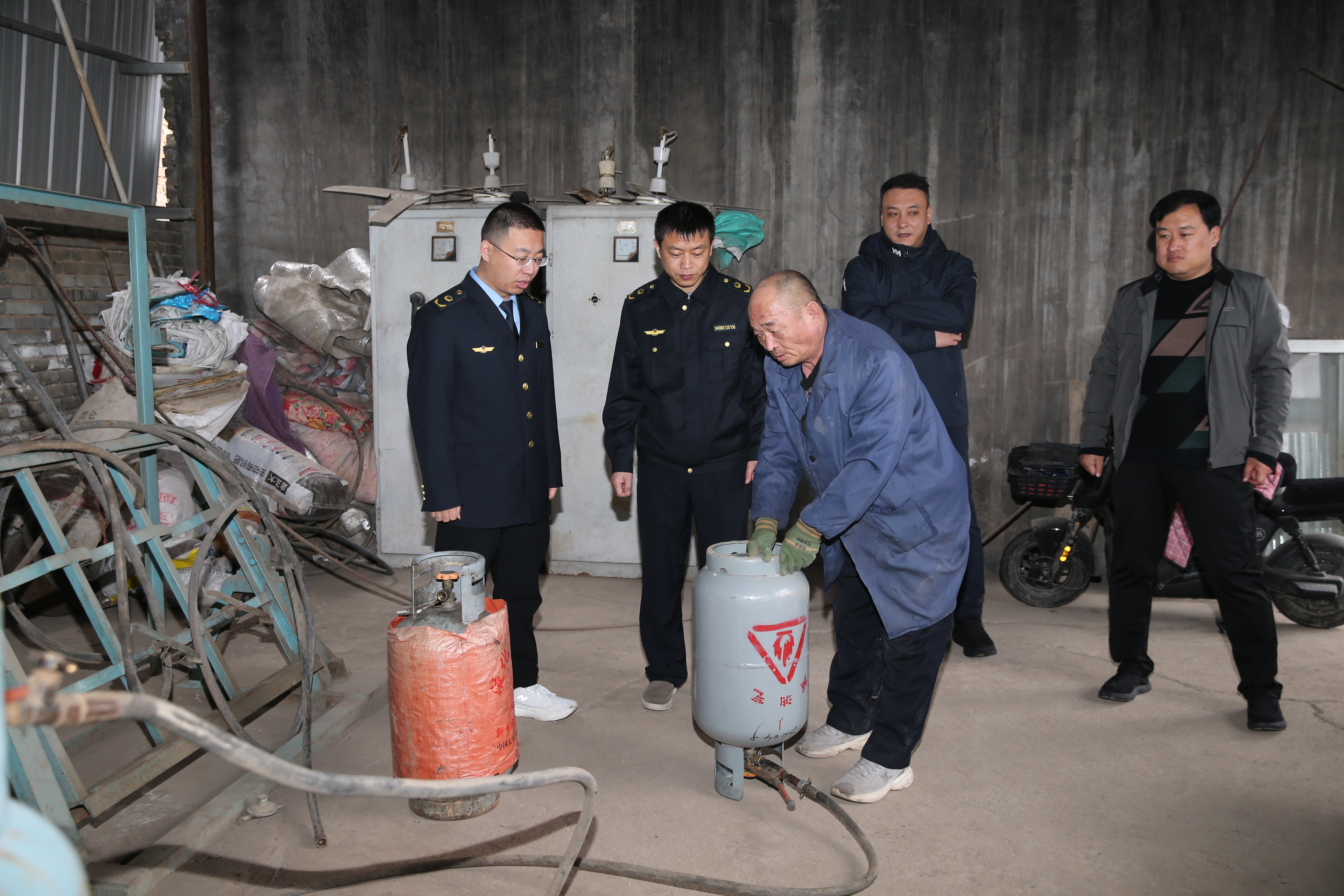 运城市市场监管局集中销毁1800余只报废液化石油气钢瓶