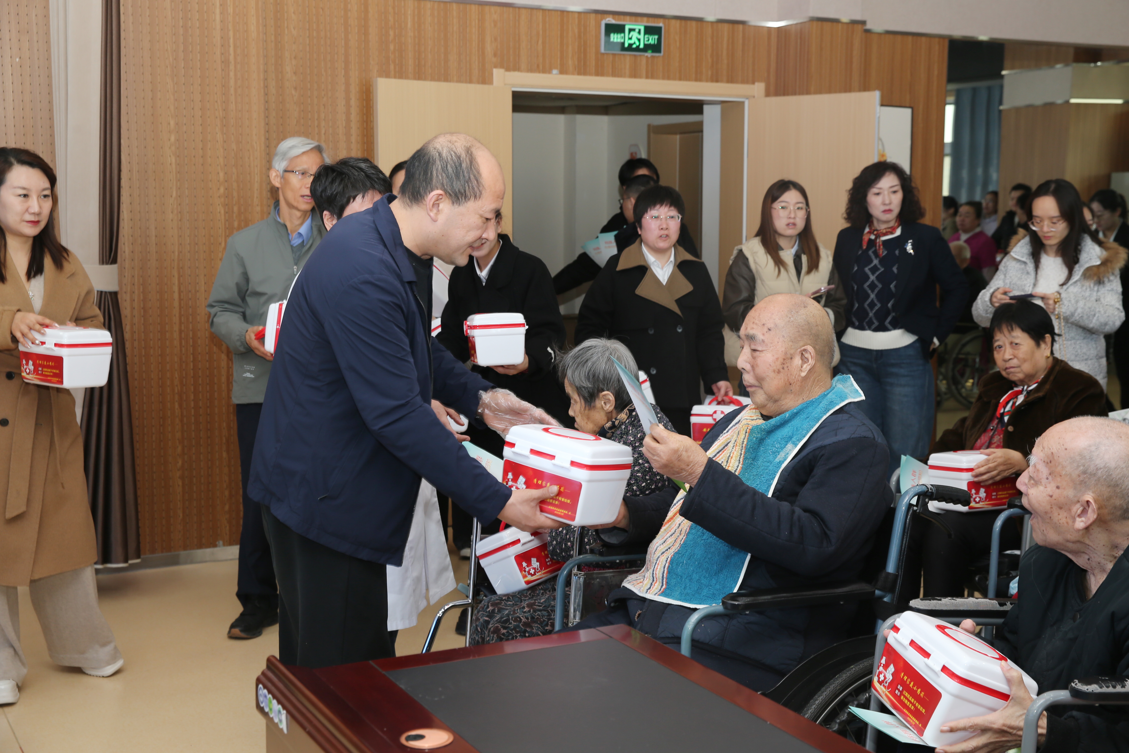 运城市市场监管局开展“安全用药 合理用药”宣传进养老院活动