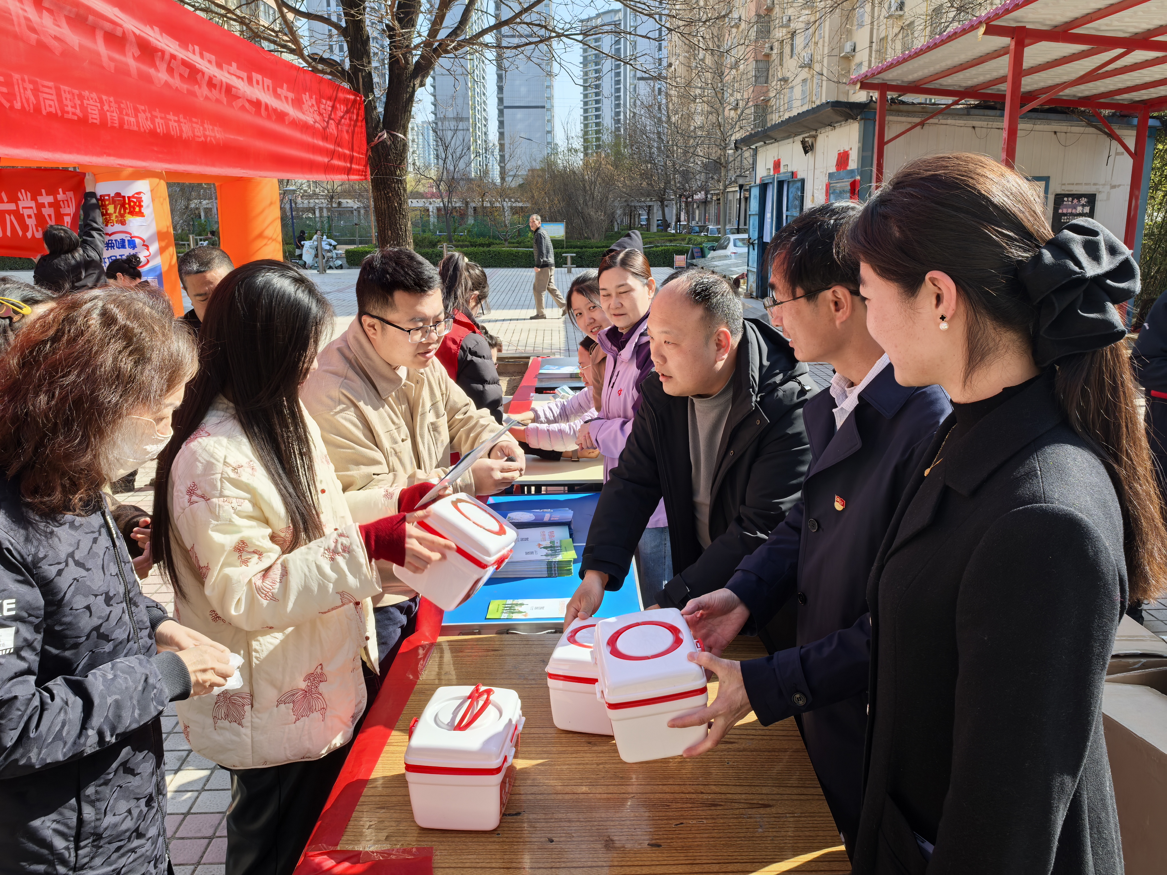 运城市市场监管局机关党委开展“学雷锋·文明实践我行动”主题活动