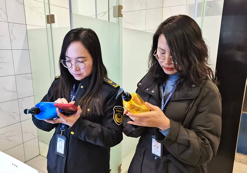 长治市潞城区市场监督管理局“五严查”宾馆酒店化妆品质量安全