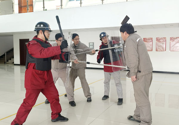 晋能风电公司右玉丁家窑风电场开展反恐防暴应急演练