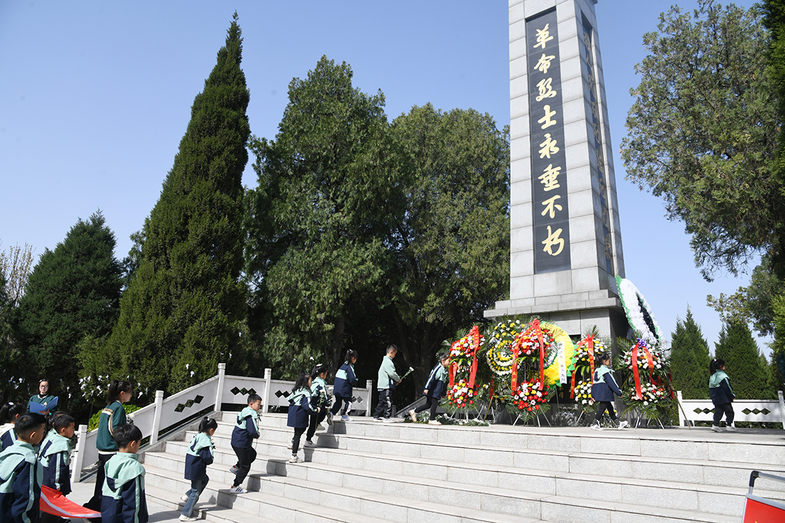 山西闻喜:2025清明节缅怀英烈