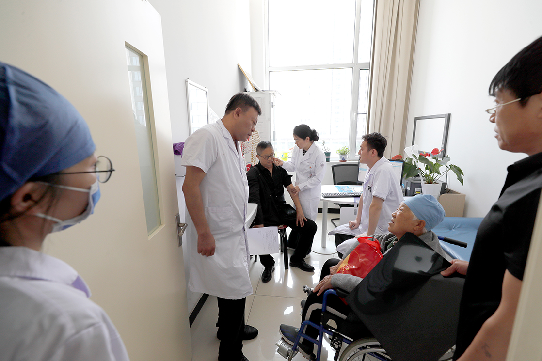 借智赋能强根基 协同发展惠民生——灵石县人民医院深度参与晋中市卫健委第七次医学博士团志愿帮扶活动
