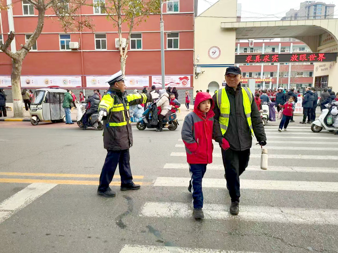 侯马交警多维创新交管模式 筑牢城市交通安全屏障