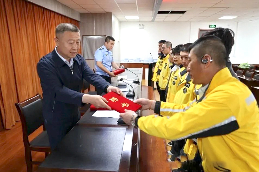 大同创新"骑手+市场监管"模式 16名外卖骑手获聘食品安全社会监督员