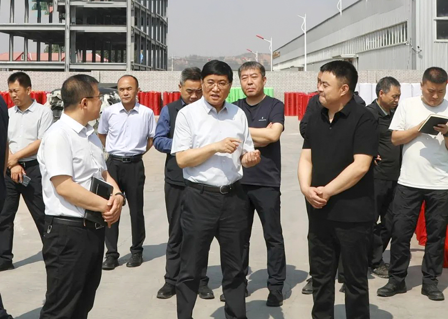 榆社县委书记郭建雄调研企业运行及环境保护工作
