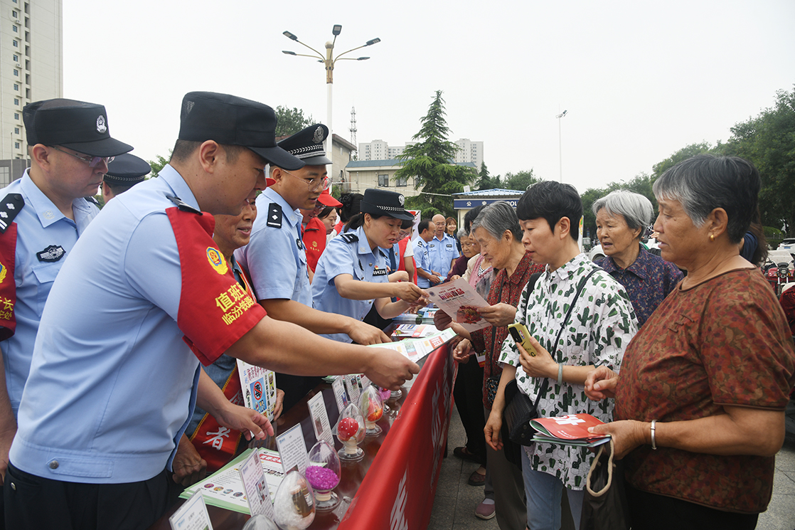 闻喜县 “禁毒主题文明集市” 开集 多元形式筑牢全民禁毒防线