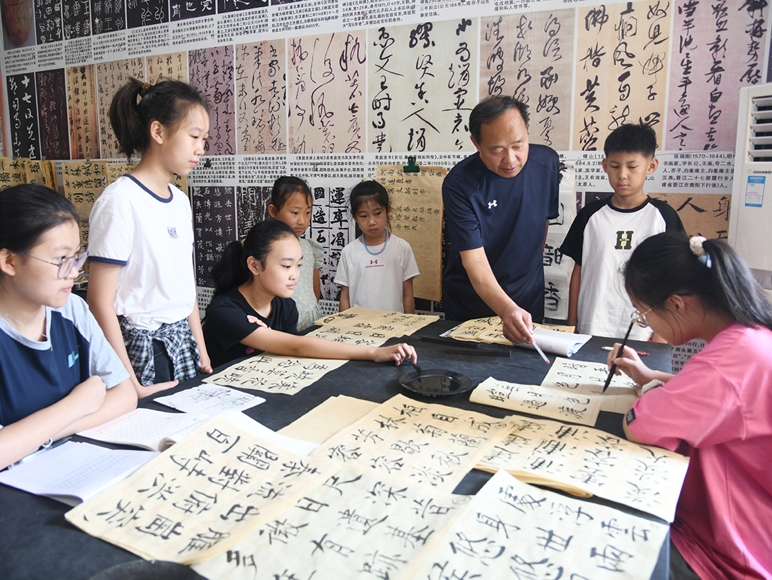 山西闻喜:暑期翰墨飘香 两千学子传承书法文脉