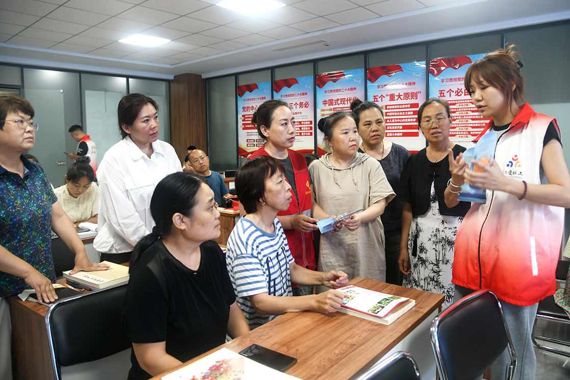 闻喜县中城社区开展禁毒宣传活动 筑牢无毒家园思想防线
