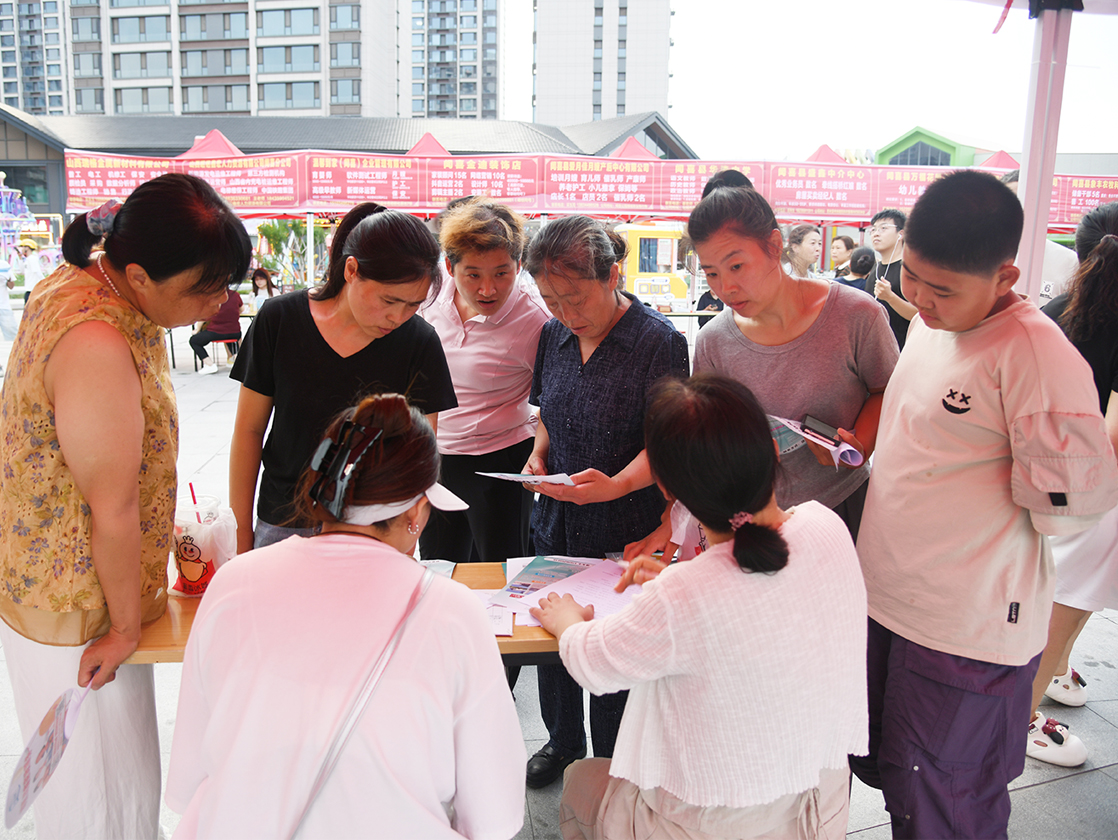 闻喜县举办 “高校毕业生攻坚行动” 招聘会 助力就业服务落地见效