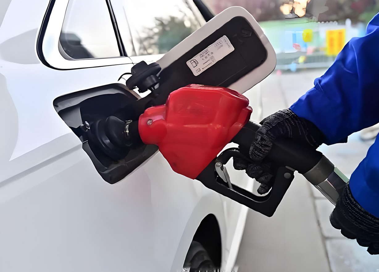 国内成品油零售限价今晚或迎年内第十一次下调 车主物流成本再减负