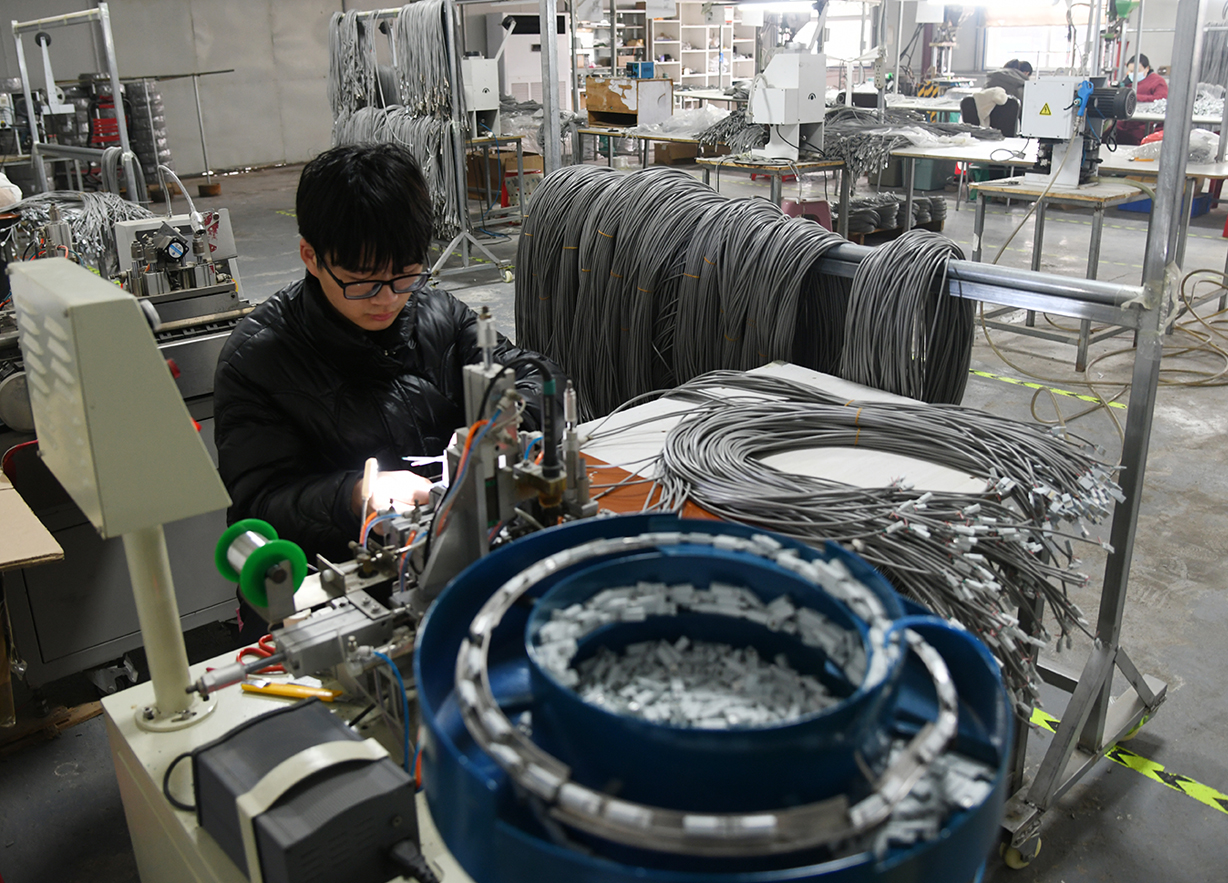 山西闻喜：“微工厂” 扎根乡村 激活振兴新动能